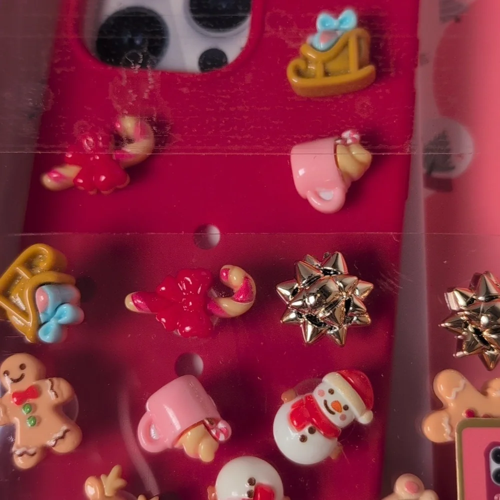 Artikl Pop Charms Red Christmas Themed iPhone 16 Pro Max Case